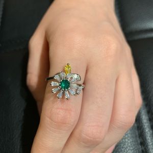 Fashion sunflower 🌻 Bee daisy rotating electroplated copper Fidget ring green